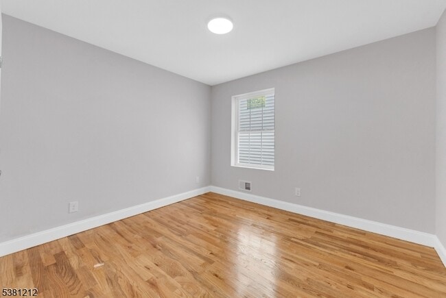 Building Photo - 138 Milford Ave