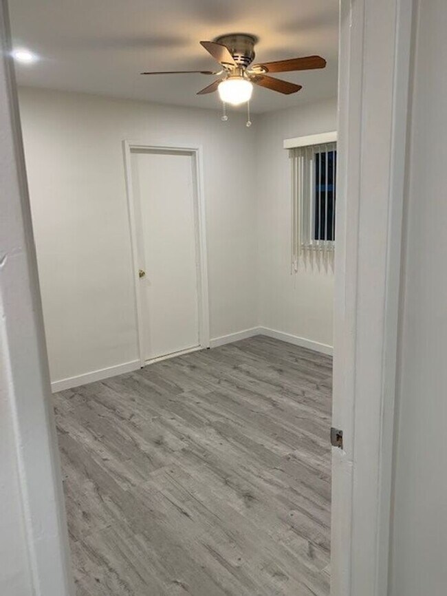 Building Photo - FANTASTIC 4BD 2BA HOUSE FOR LEASE ON CUL D...