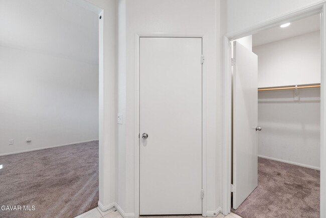 Building Photo - 3124 Via Bella Rosa Ave