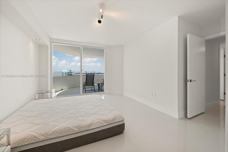Building Photo - 6301 Collins Ave
