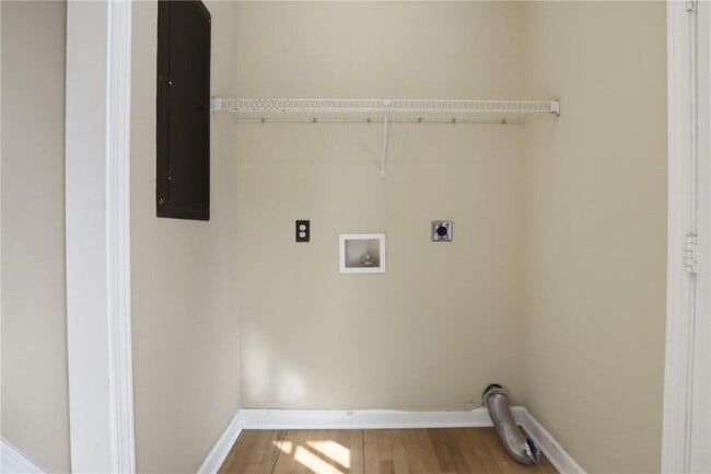 Building Photo - 4-Bedroom Home in Wild Heron with Front Porch and Fenced Yard