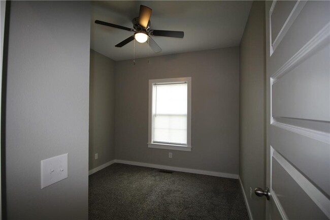 Building Photo - 2711 Vinson Rd