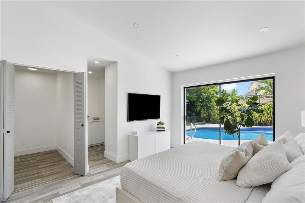 Building Photo - 4920 NW 83rd Ter