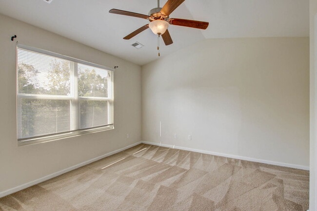 Building Photo - 9083 Parlor Dr