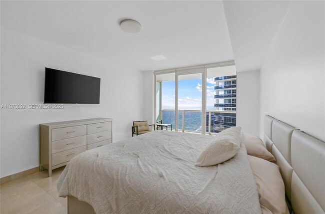 Building Photo - 1830 S Ocean Dr