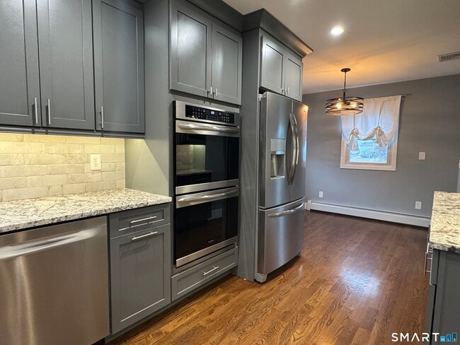 Building Photo - 49 Old Town Dr