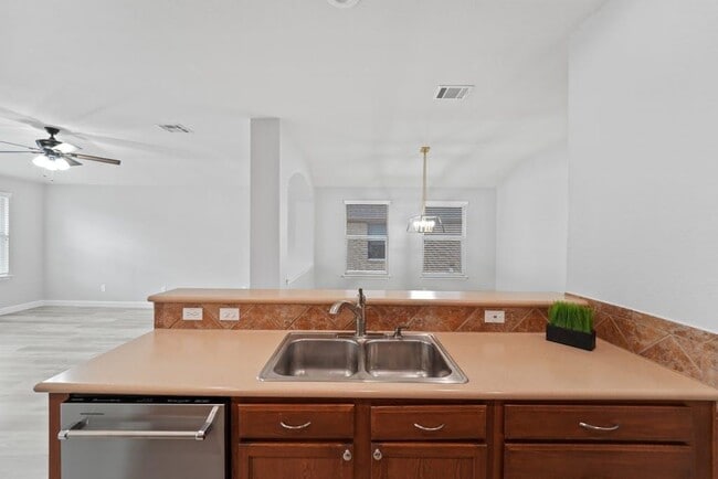 Building Photo - 3529 Shiraz Loop