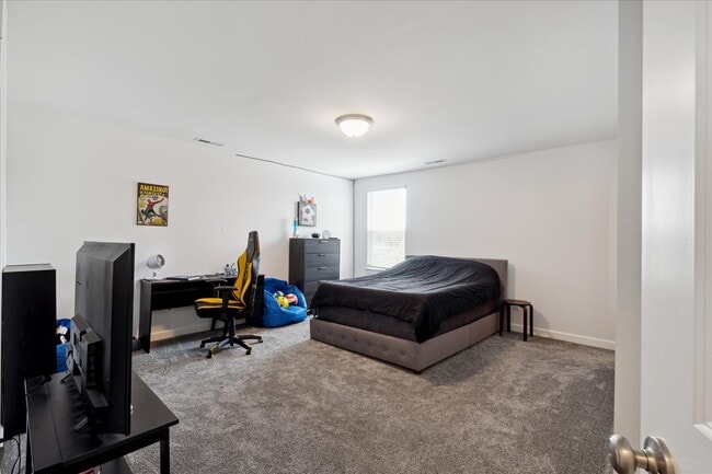 Building Photo - 208 Laydon Way