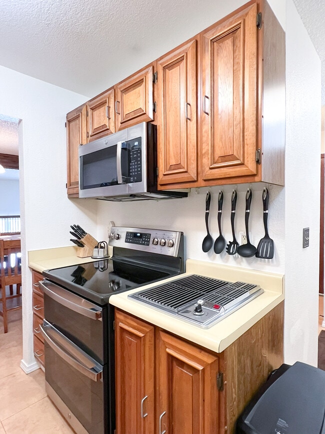 Building Photo - 4714 Mills Dr