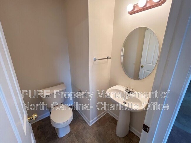 Building Photo - 4803 Sunburst Ln