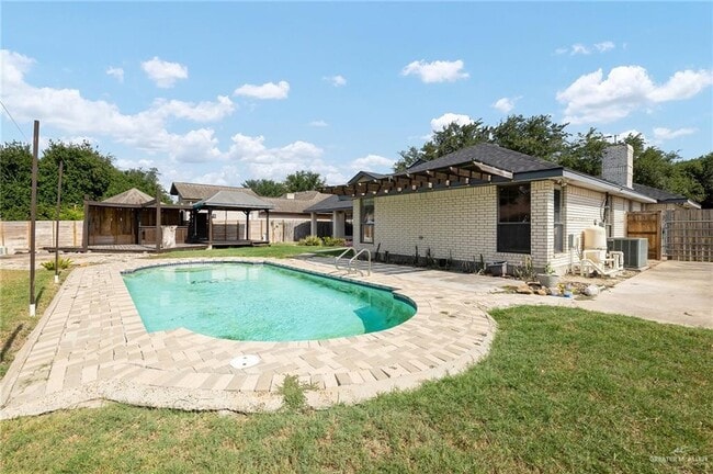 Building Photo - 1701 Terrace Dr