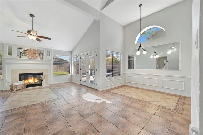 Building Photo - 15131 Cranbourne Dr