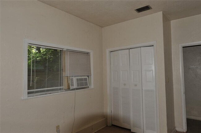 Building Photo - 410 NW 19th Ln