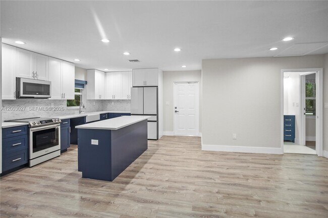 Building Photo - 12090 164th Ct N