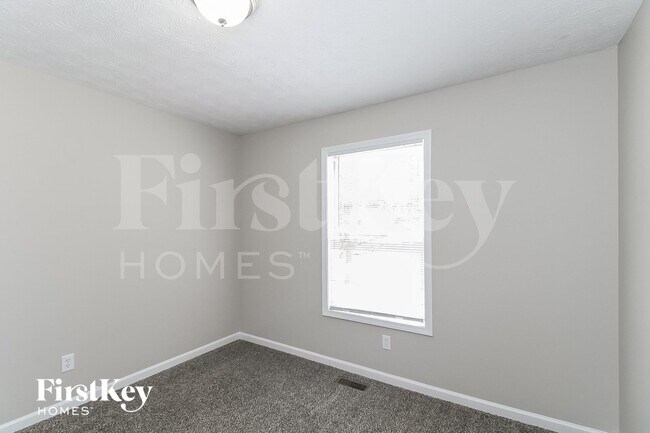 Building Photo - 142 N Springs Dr