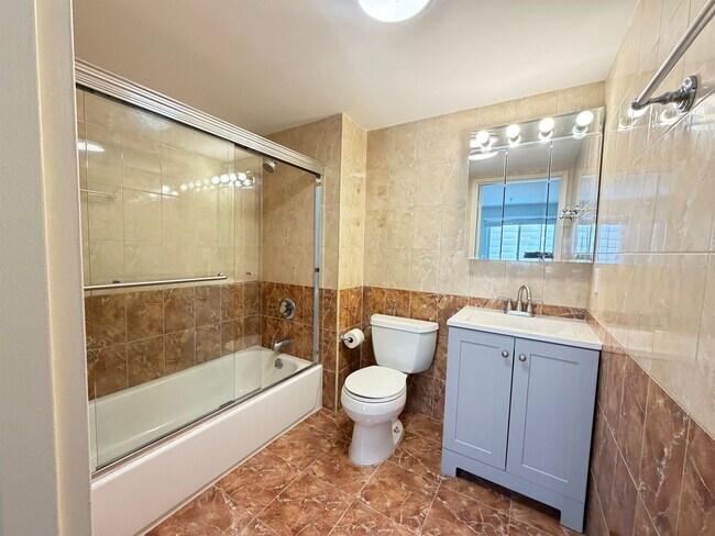 Building Photo - 10 Palisade Ave