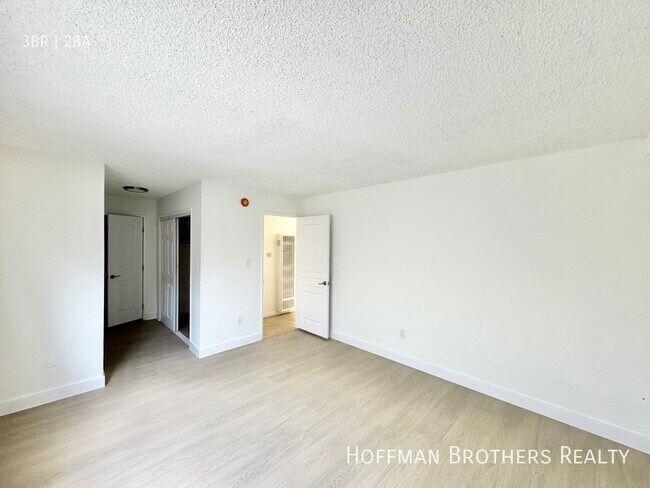 Building Photo - 9050 Tobias Ave