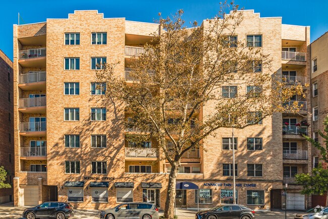 Building Photo - 2417 Ocean Ave