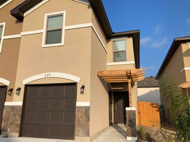 Building Photo - 229 Welland Dr