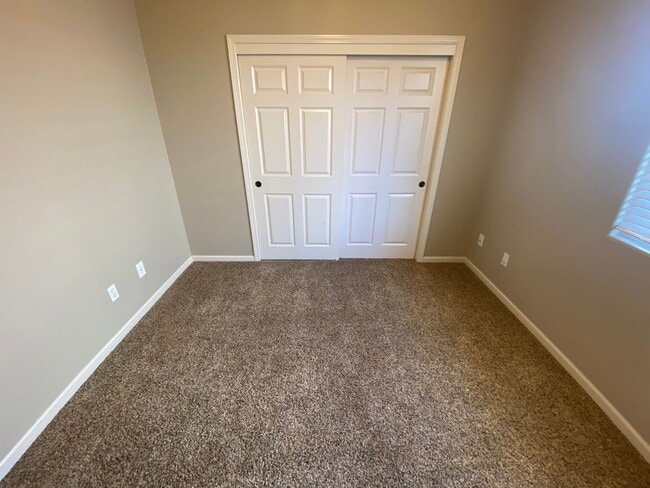 Building Photo - 4 bedroom in Paso Robles