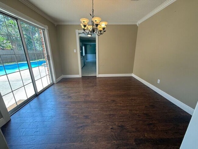 Building Photo - Gulf Breeze - Proper - 5 bedroom, 3.5 bathroom with pool and lawn care included