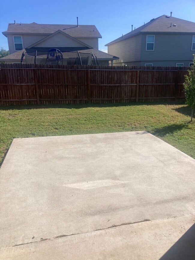 Building Photo - ZERO APPLICATION FEE FOR THIS STUNNING 4 BR, SINGLE STORY HOME!