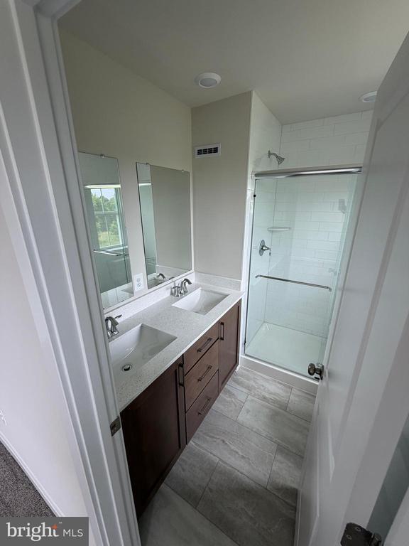 Building Photo - 368 Mingo Way