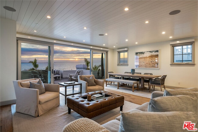 Building Photo - 703 Bayview Dr