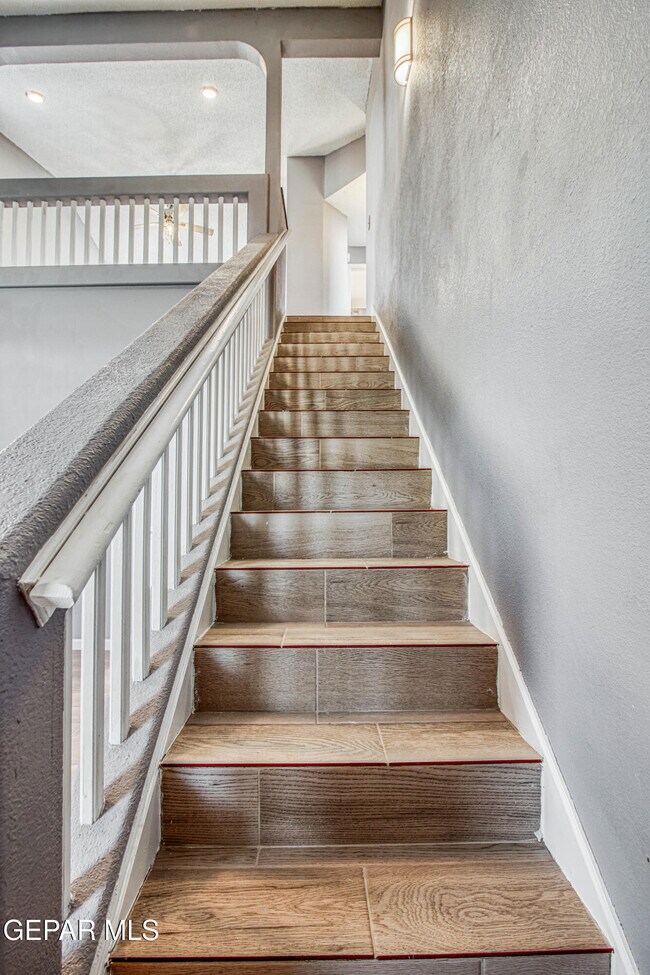 Building Photo - 12325 Tierra Bella Dr