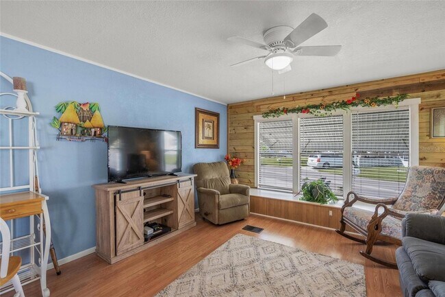 Building Photo - 303 Marlette Dr