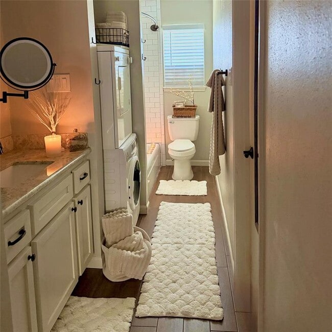 Building Photo - 13022 Trail Hollow Dr