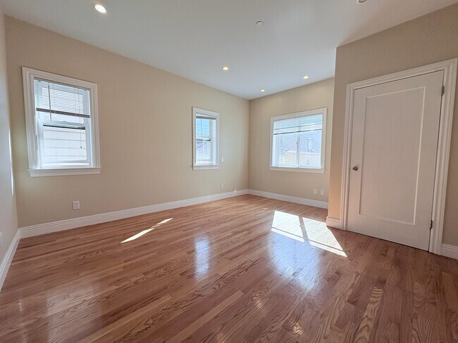 Building Photo - 109 Hillcrest Dr