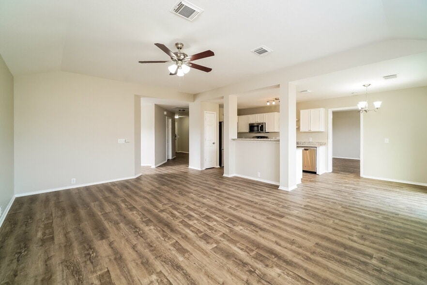 Building Photo - 15810 Brisbane Dr