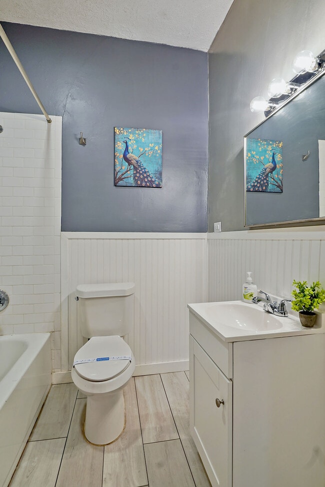 Building Photo - 1402 17th St S