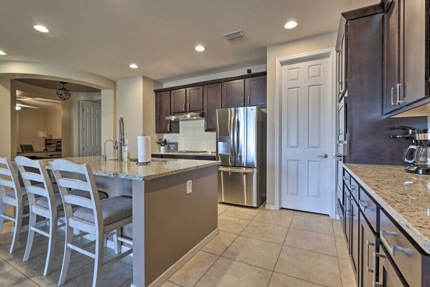 Building Photo - 20298 E Arrowhead Trail