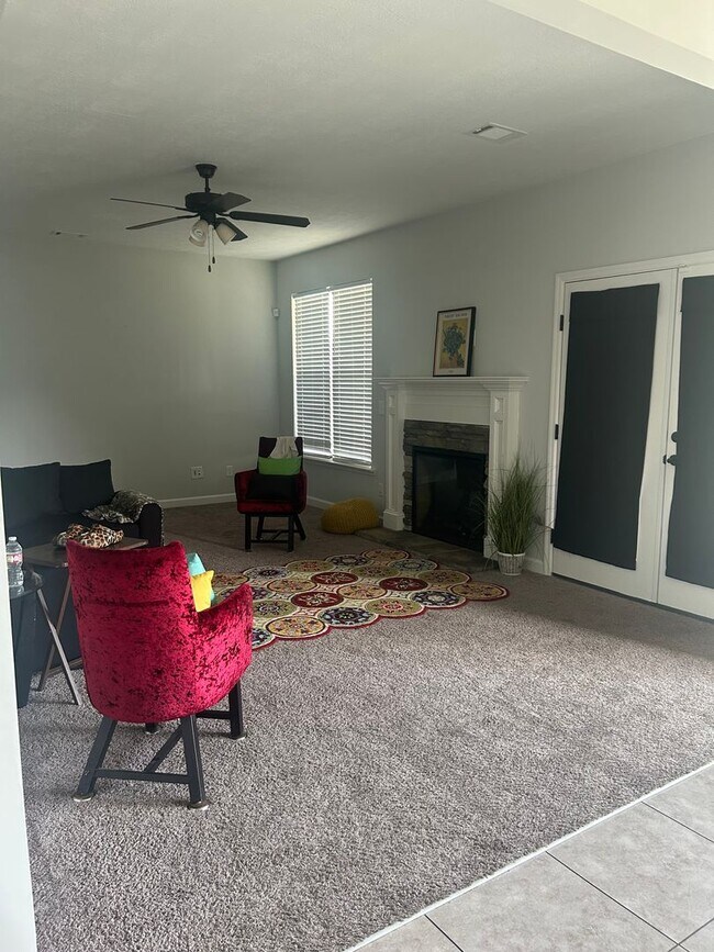 Building Photo - Beautiful Beazley designed Home