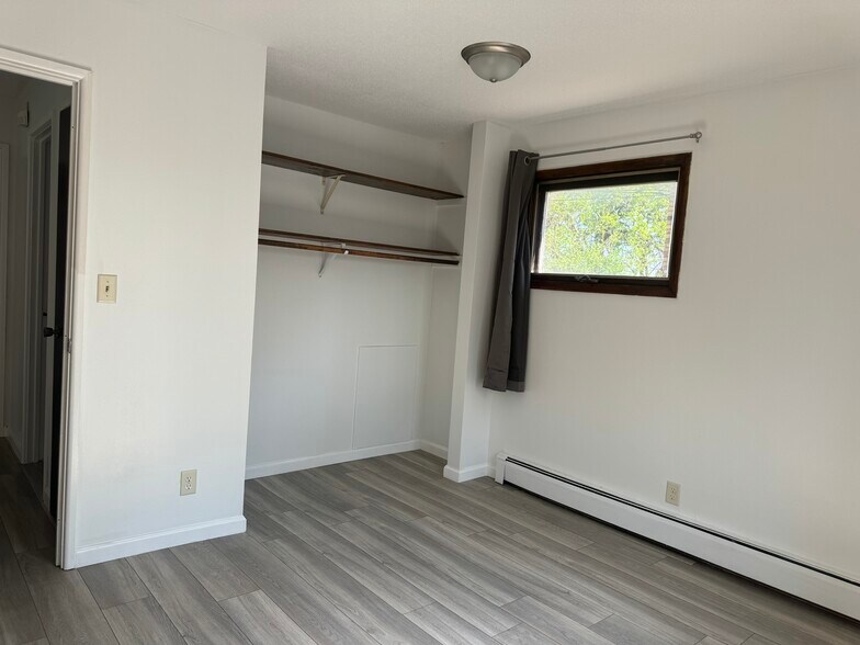Building Photo - 2056 Mississippi St