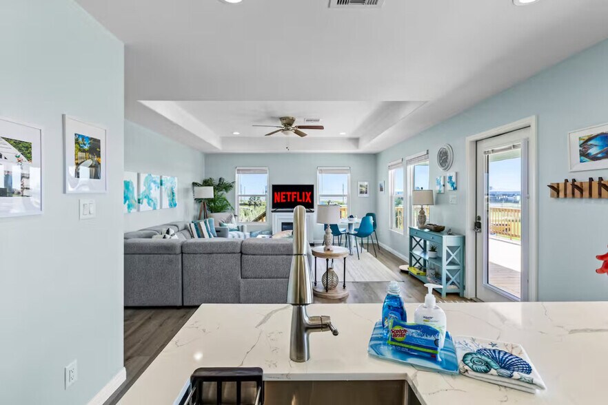 Building Photo - 1062 Cedar Ln