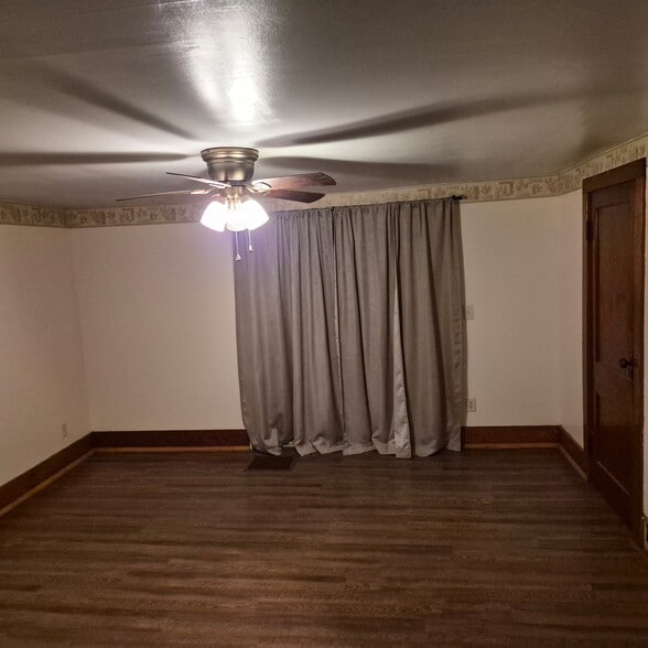 Building Photo - 189 Oak St