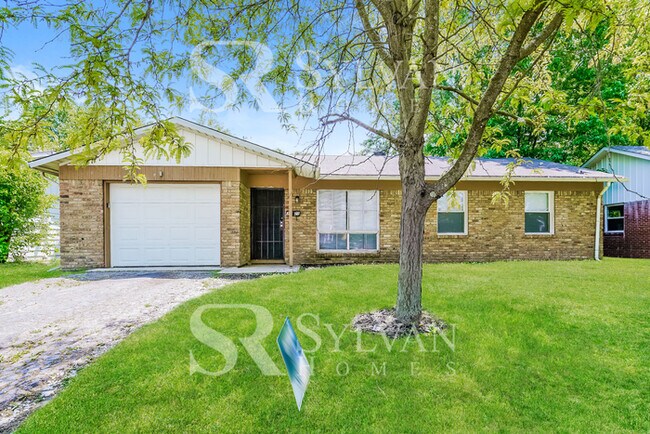 Primary Photo - Prepare to fall in love with this 3 bedroo...