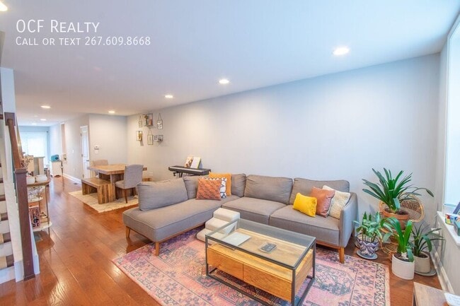 Building Photo - 1230 S 24th St