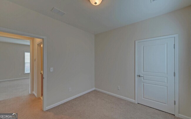 Building Photo - 6218 Azalea Way