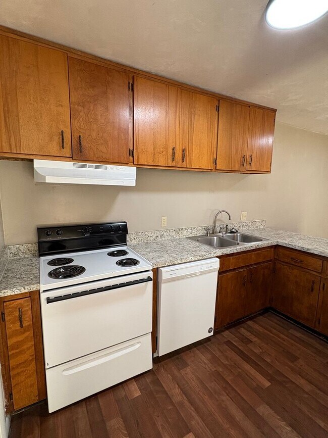 Building Photo - North Pointe Apts