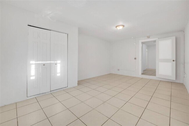 Building Photo - 552 Fairmount Rd