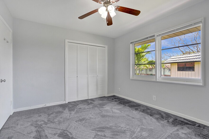 Building Photo - 12 NE 20th Ct