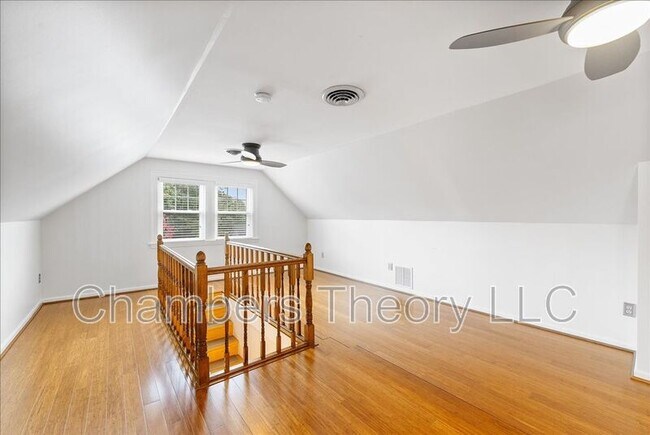 Building Photo - 1105 20th St