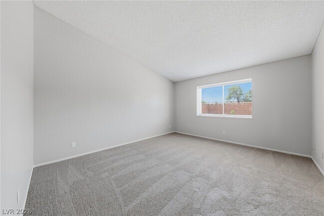 Building Photo - 735 Stonecliff Way