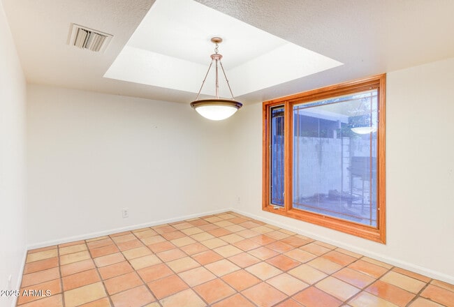 Building Photo - 20 E Redondo Dr