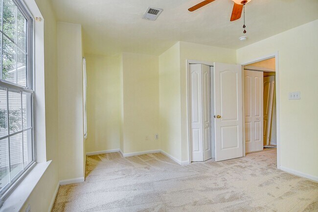 Building Photo - FOR RENT - Chesapeake in Bryant Farms / De...