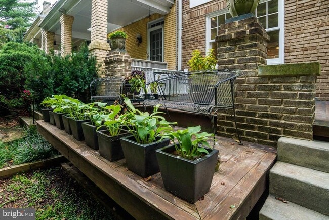 Building Photo - 2030 Pierce Mill Rd NW